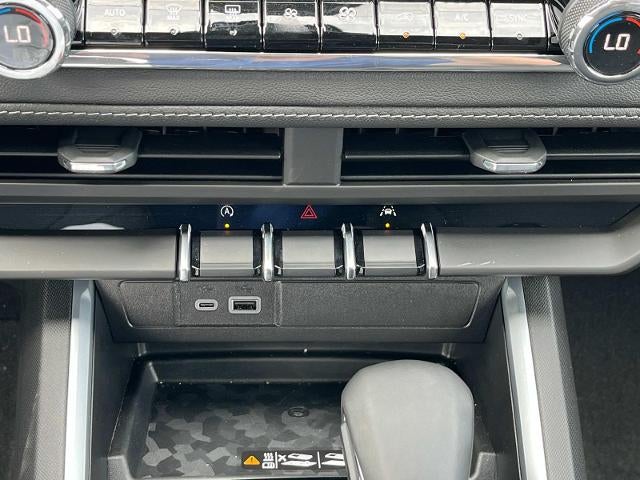 2025 Chevrolet Colorado WT/LT