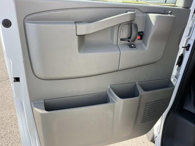 2025 Chevrolet Express Cargo 3500 WT