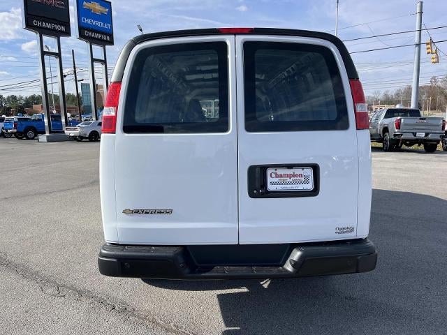2025 Chevrolet Express Cargo 3500 WT