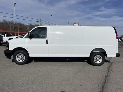 2025 Chevrolet Express Cargo 3500 WT