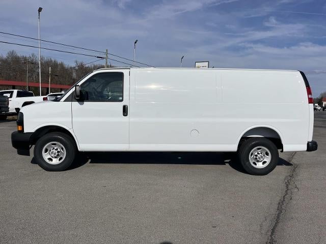 2025 Chevrolet Express Cargo 3500 WT