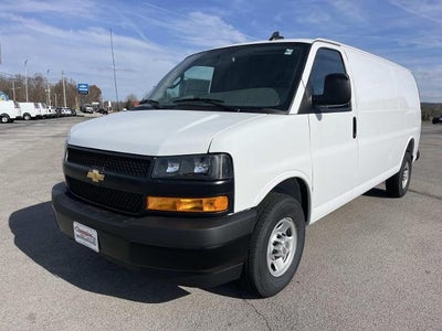 2025 Chevrolet Express Cargo 3500 WT
