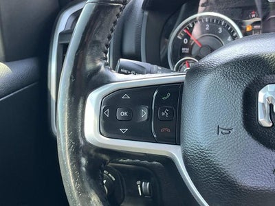 2020 RAM 1500 Big Horn Crew Cab 4x4 5'7" Box