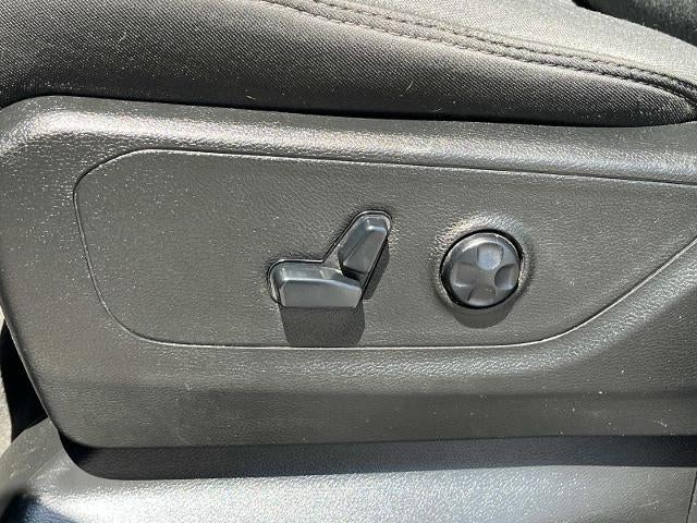 2020 RAM 1500 Big Horn Crew Cab 4x4 5'7" Box