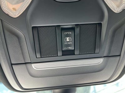 2020 RAM 1500 Big Horn Crew Cab 4x4 5'7" Box